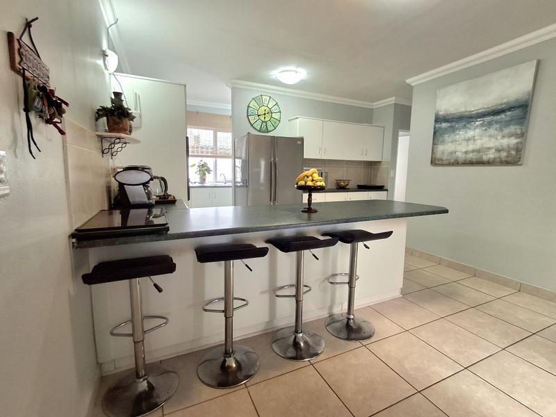 3 Bedroom Property for Sale in Golden Mile Western Cape
